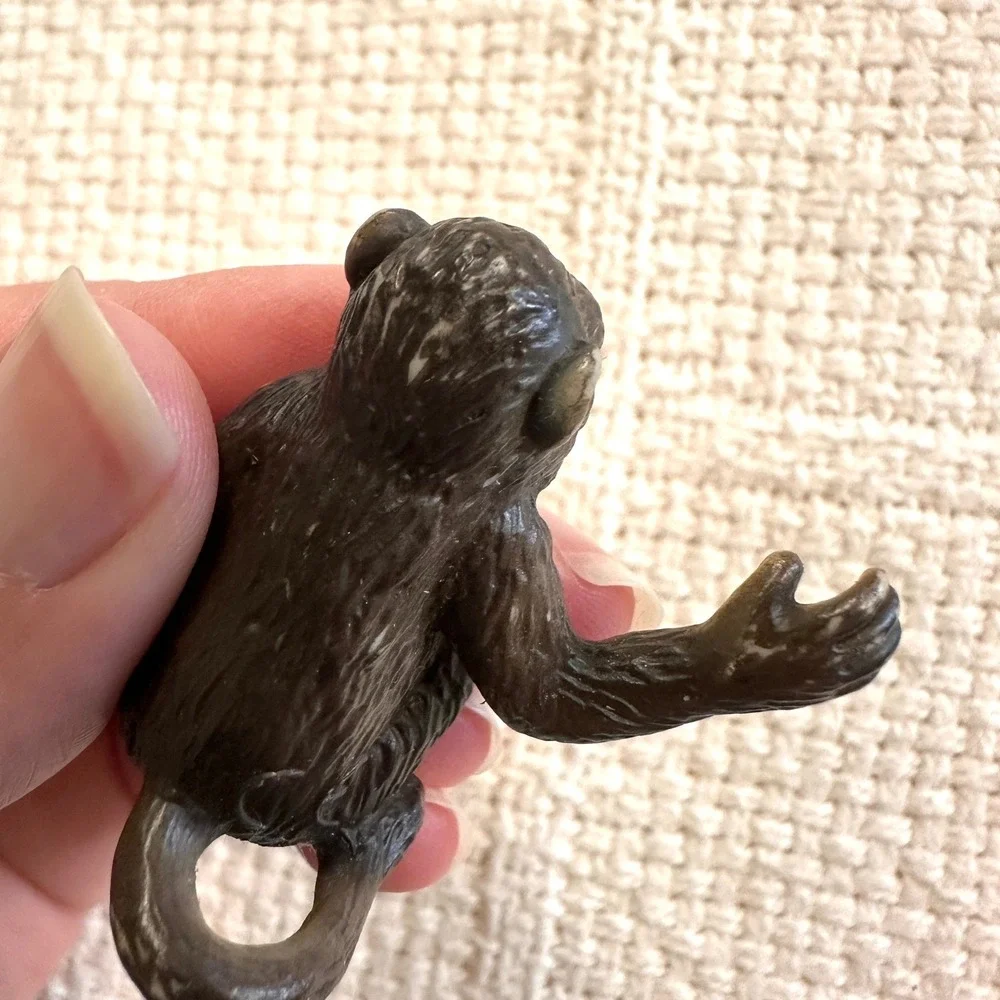 Schleich Baboon Child Monkey Figurine 14309‎ Waving 2002 Animal Miniature Safari
